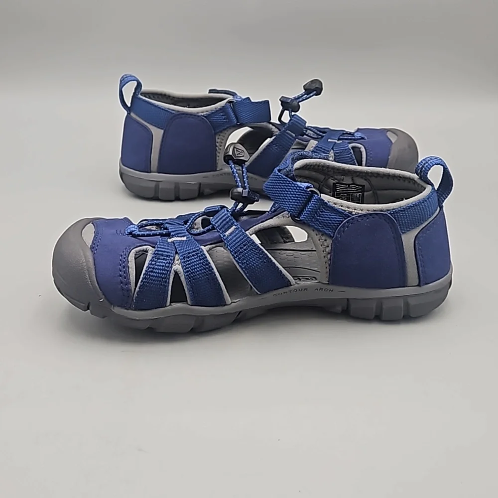 Keen Sandals Kid size 4 blue hiking sandals